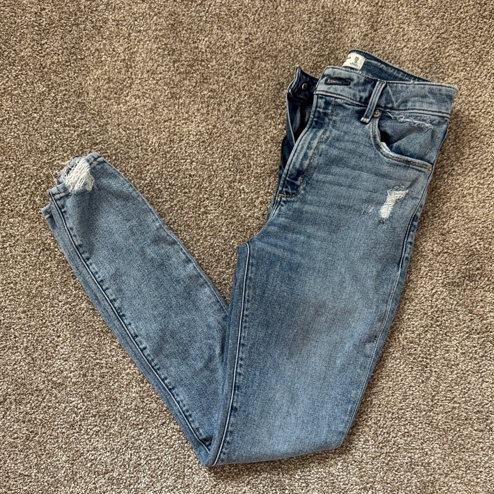 Abercrombie & Fitch Women's Light Blue Skinny Jeans